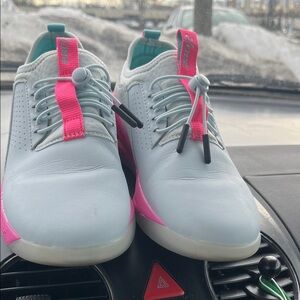 Stylish Women's Sneakers in White and Pink